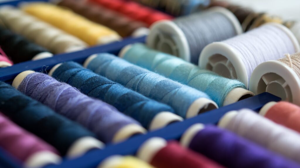 Colorful Sewing Threads Original 666964 1