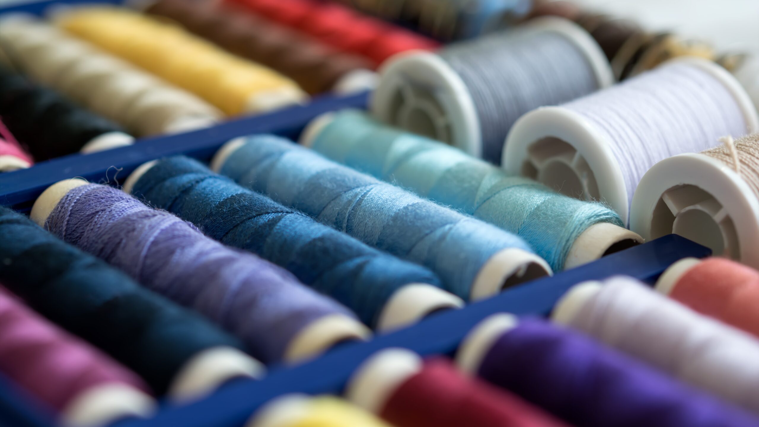 Colorful Sewing Threads Original 666964 1